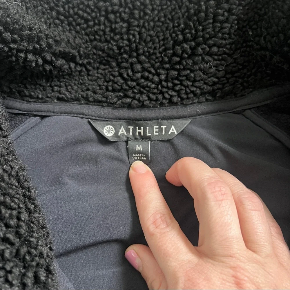 Athleta Range Sherpa Jacket in Black, Zipper closure, Women’s Medium - Picture 3 of 8